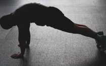 Стрит воркаут: с чего начать, топ 10 упражнений и программа для начинающих