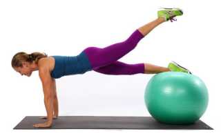 Топ упражнений для ягодиц и ног с фитболом